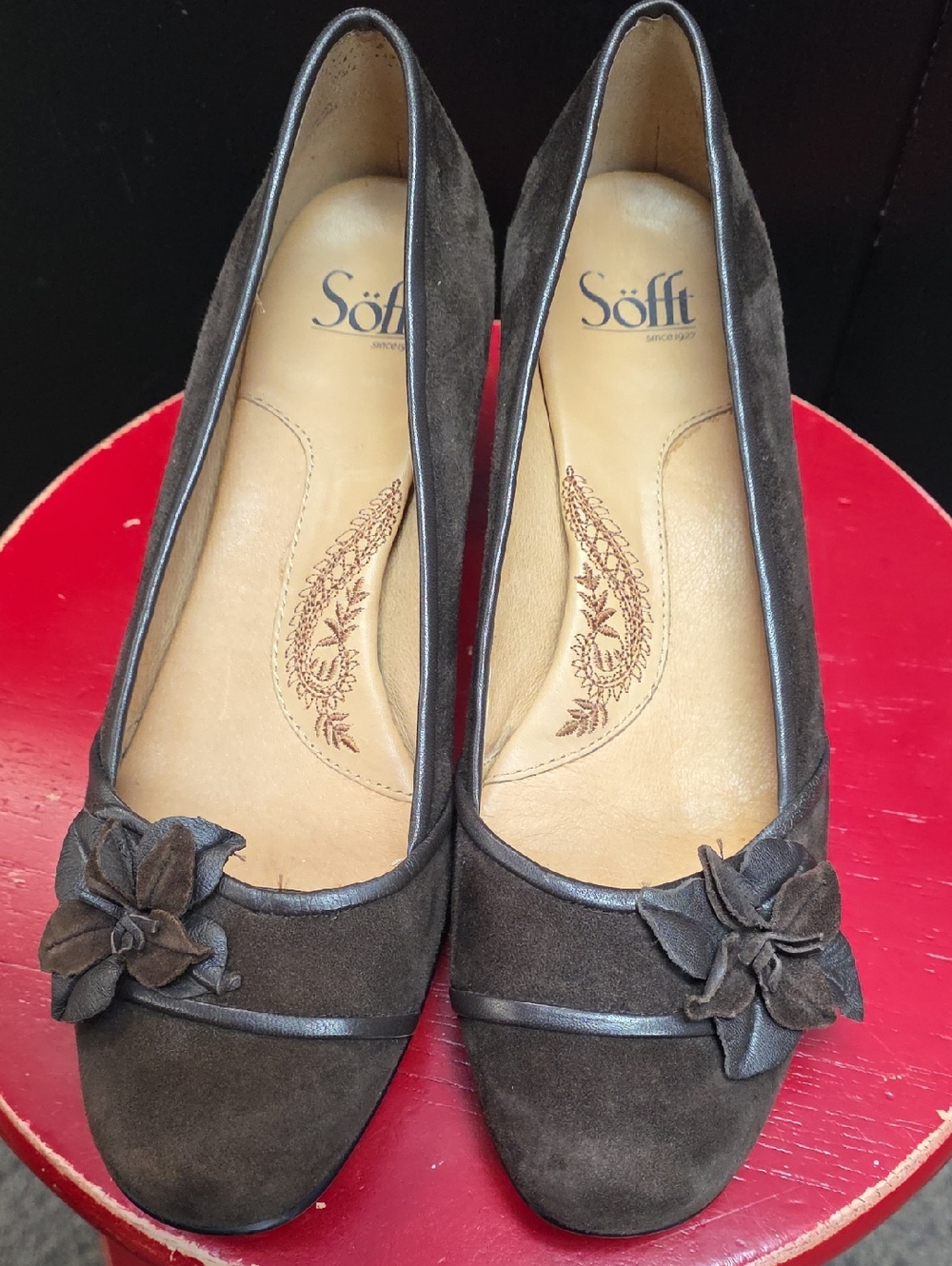 Sofft Brown Suede & Leather Pump w Kitten Heel Size 8.5